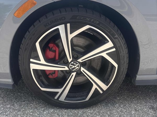 2024 Volkswagen Golf GTI Autobahn SE