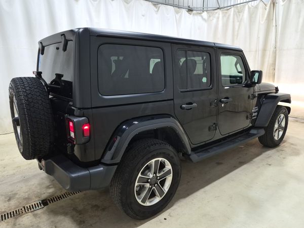 2022 Jeep Wrangler UNLIMITED SAHARA