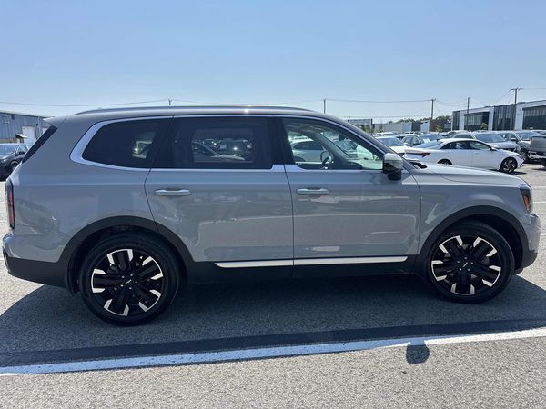 2025 Kia Telluride SX Limited AWD w/Black Interior