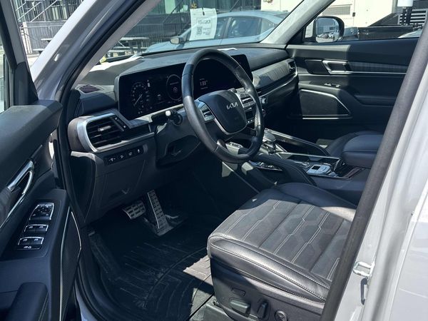 2025 Kia Telluride SX Limited AWD w/Black Interior