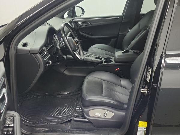 2021 Porsche MACAN AWD Base