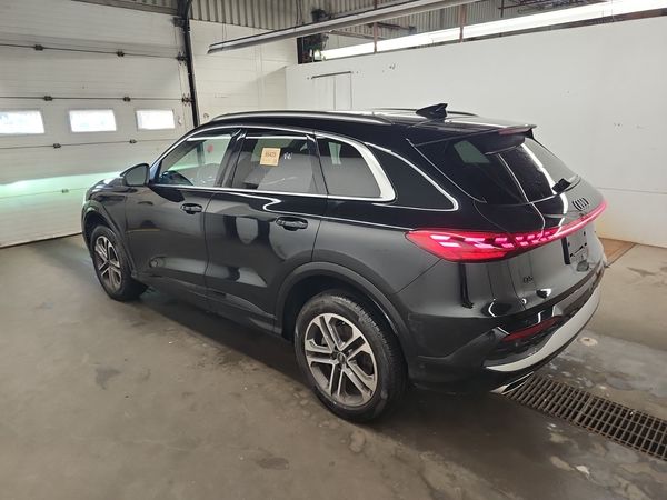2025 Audi Q5 PROGRESSIV quattro Premium Plus