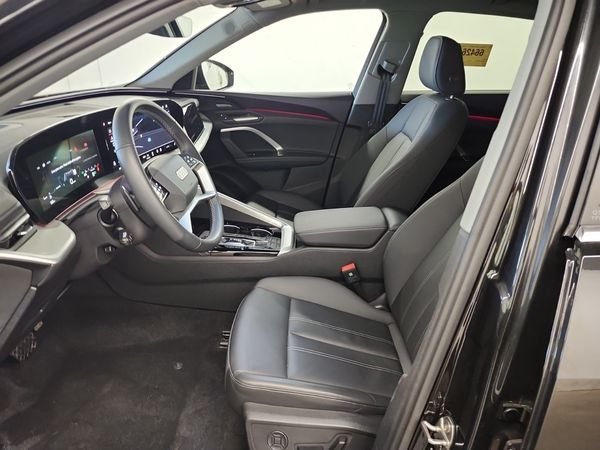 2025 Audi Q5 PROGRESSIV quattro Premium Plus
