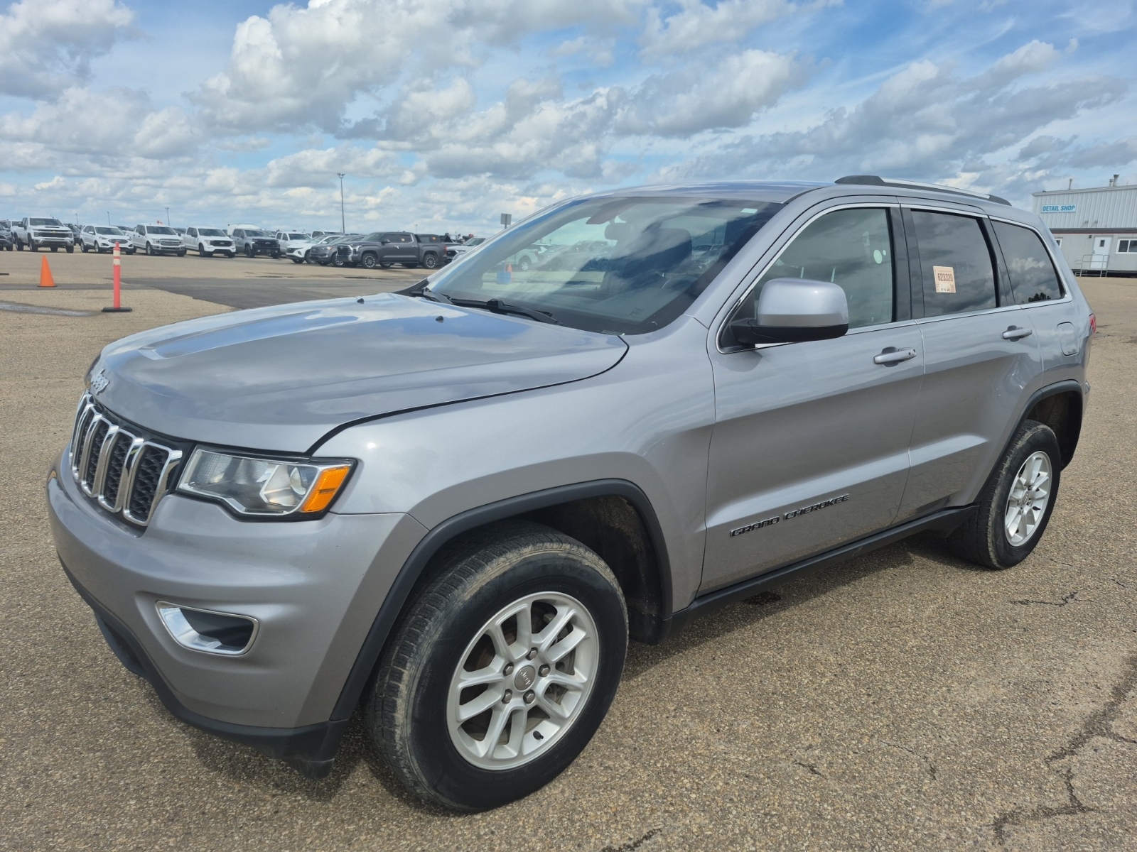 2019 Jeep Grand Cherokee LAREDO E
