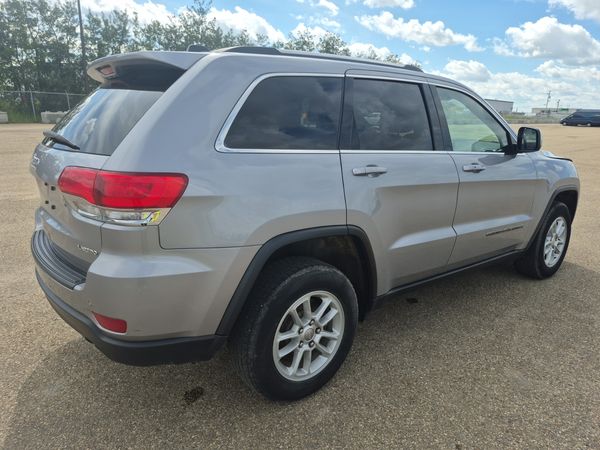 2019 Jeep Grand Cherokee LAREDO E