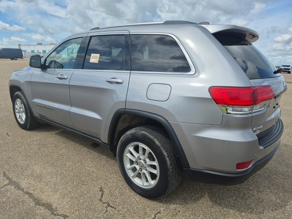 2019 Jeep Grand Cherokee LAREDO E