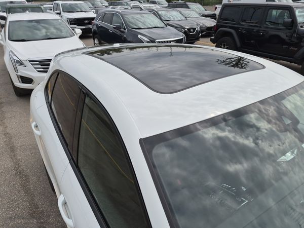 2021 Porsche MACAN AWD Base