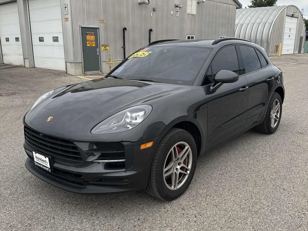 2021 Porsche Macan AWD
