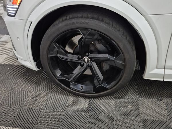 2024 Audi SQ8 e-tron Sportback QUATTRO quattro Premium Plus
