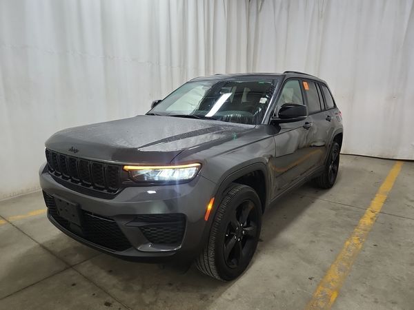 2023 Jeep Grand Cherokee 4x4 Altitude