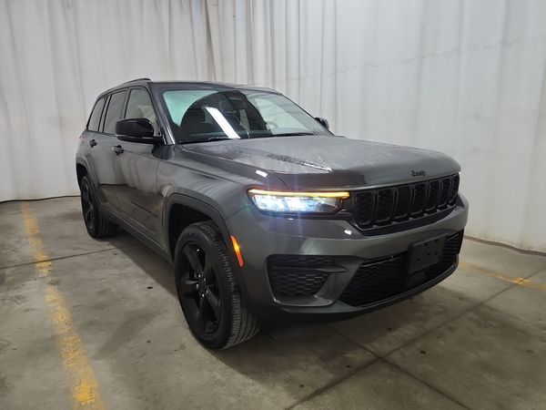2023 Jeep Grand Cherokee 4x4 Altitude Laredo, Altitude
