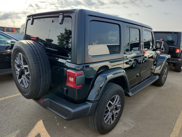 2024 Jeep Wrangler 4 Door 4x4 Sahara