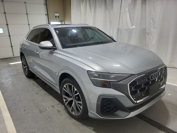 2025 Audi Q8 PROGRESSIV quattro Progressiv