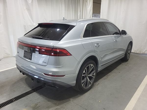 2025 Audi Q8 PROGRESSIV quattro Progressiv