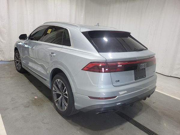 2025 Audi Q8 PROGRESSIV quattro Progressiv