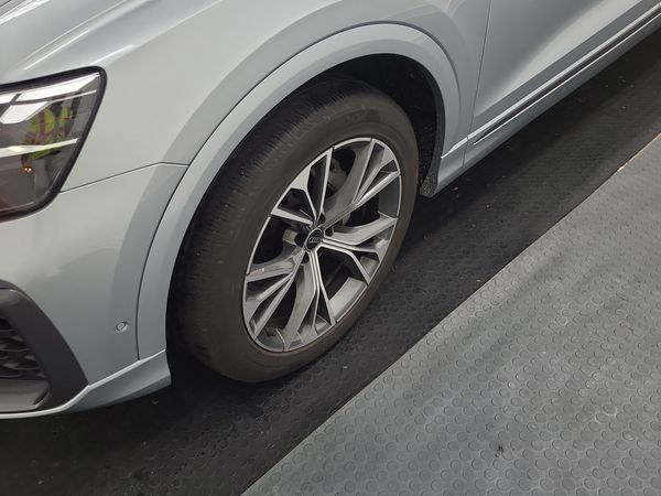 2025 Audi Q8 PROGRESSIV quattro Progressiv