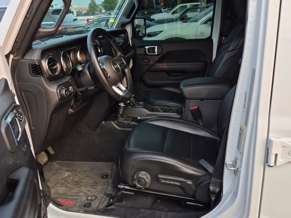 2023 Jeep Wrangler SAHARA ALTITUDE