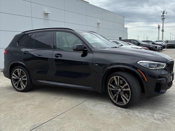 2022 BMW X5 M50i