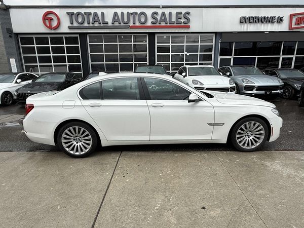 2014 BMW 7 Series 4dr Sdn xDrive AWD