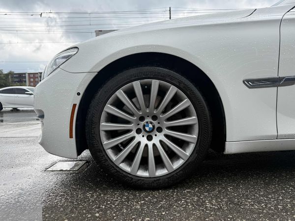 2014 BMW 7 Series 4dr Sdn xDrive AWD