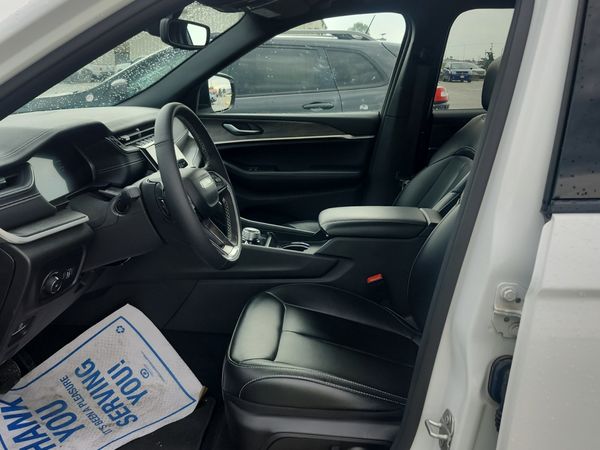 2024 Jeep Grand Cherokee L 4x4 Limited