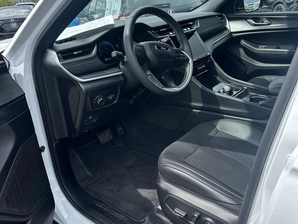 2025 Jeep Grand Cherokee Altitude Laredo, Altitude