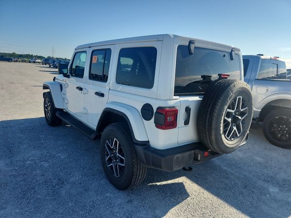 2024 Jeep Wrangler 4 Door 4x4 Sahara