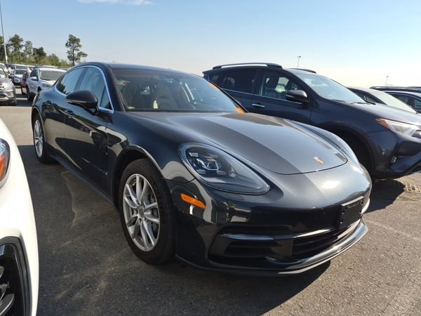 2018 Porsche Panamera 4S