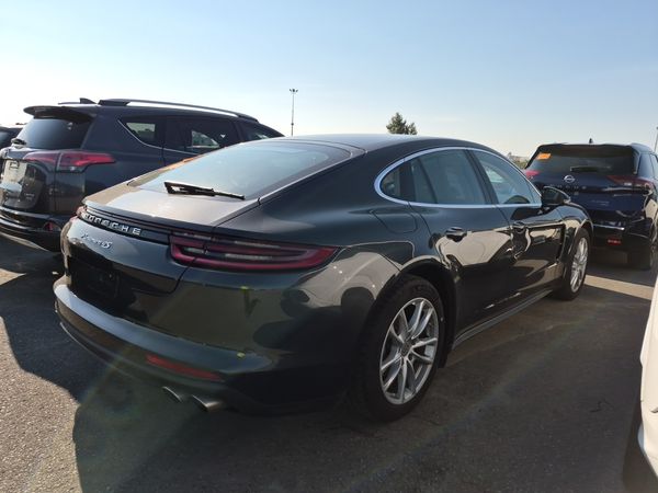 2018 Porsche Panamera 4S