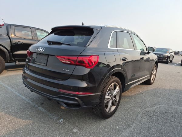 2019 Audi Q3 TECHNIK S Line quattro Prestige