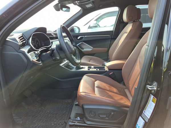 2019 Audi Q3 TECHNIK S Line quattro Prestige