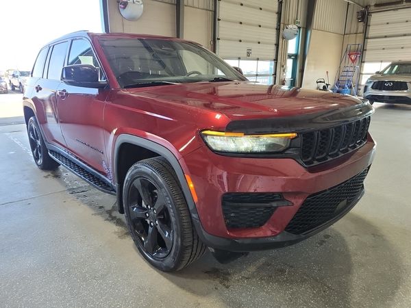 2023 Jeep Grand Cherokee ALTITUDE Laredo, Altitude