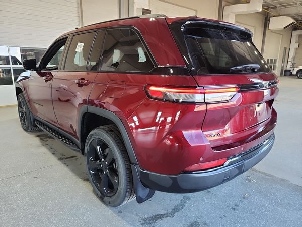 2023 Jeep Grand Cherokee ALTITUDE Laredo, Altitude