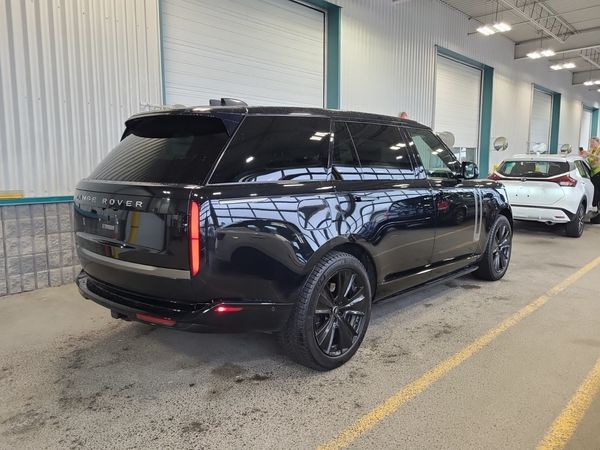 2023 Land Rover Range Rover AUTOBIOGRAPHY