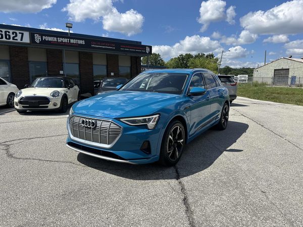 2019 Audi e-tron Progressiv