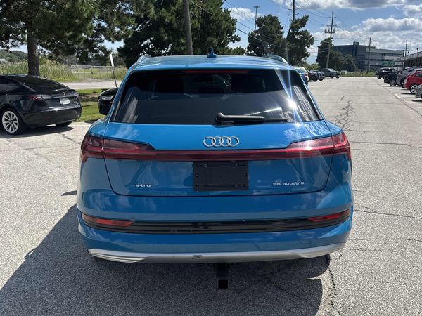 2019 Audi e-tron Progressiv