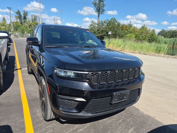 2023 Jeep Grand Cherokee ALTITUDE Laredo, Altitude