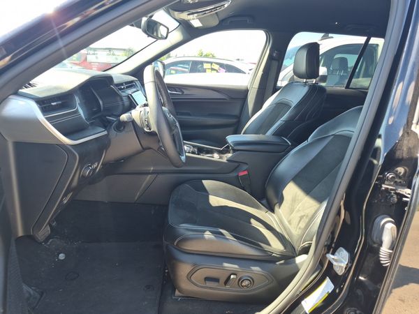 2023 Jeep Grand Cherokee ALTITUDE Laredo, Altitude
