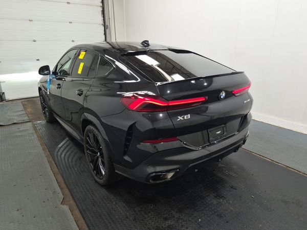 2023 BMW X6 XDRIVE40I