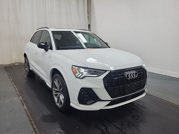 2024 Audi Q3 KOMFORT S Line quattro Premium