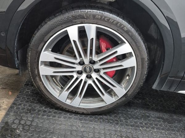 2023 Audi SQ5 TECHNIK quattro Prestige