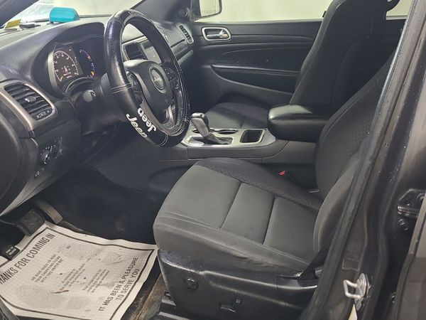 2019 Jeep Grand Cherokee LAREDO E