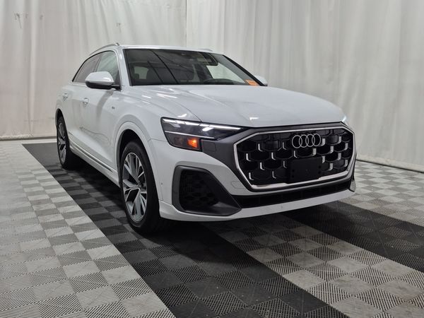 2025 Audi Q8 PROGRESSIV quattro Progressiv
