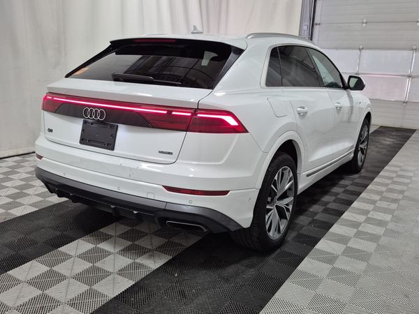 2025 Audi Q8 PROGRESSIV quattro Progressiv