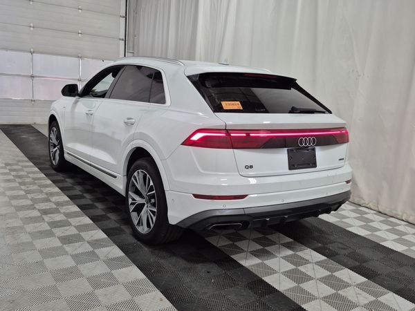 2025 Audi Q8 PROGRESSIV quattro Progressiv