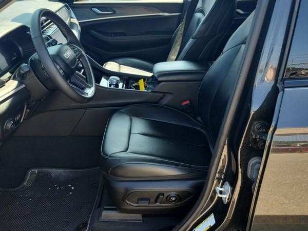 2023 Jeep Grand Cherokee L 4x4 Limited