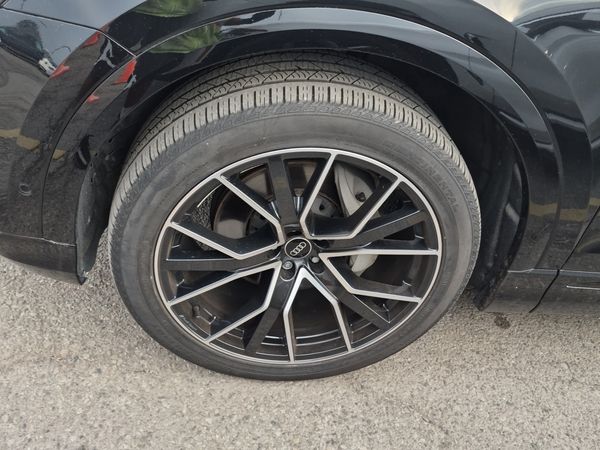2023 Audi Q8 PROGRESSIV quattro Progressiv