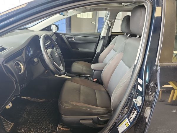 2017 Toyota Corolla 4dr Sdn Cvt Le