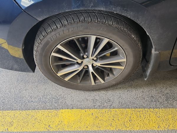 2017 Toyota Corolla 4dr Sdn Cvt Le