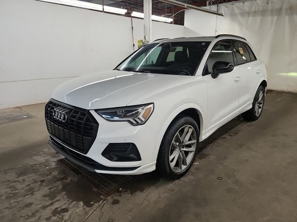 2022 Audi Q3 KOMFORT